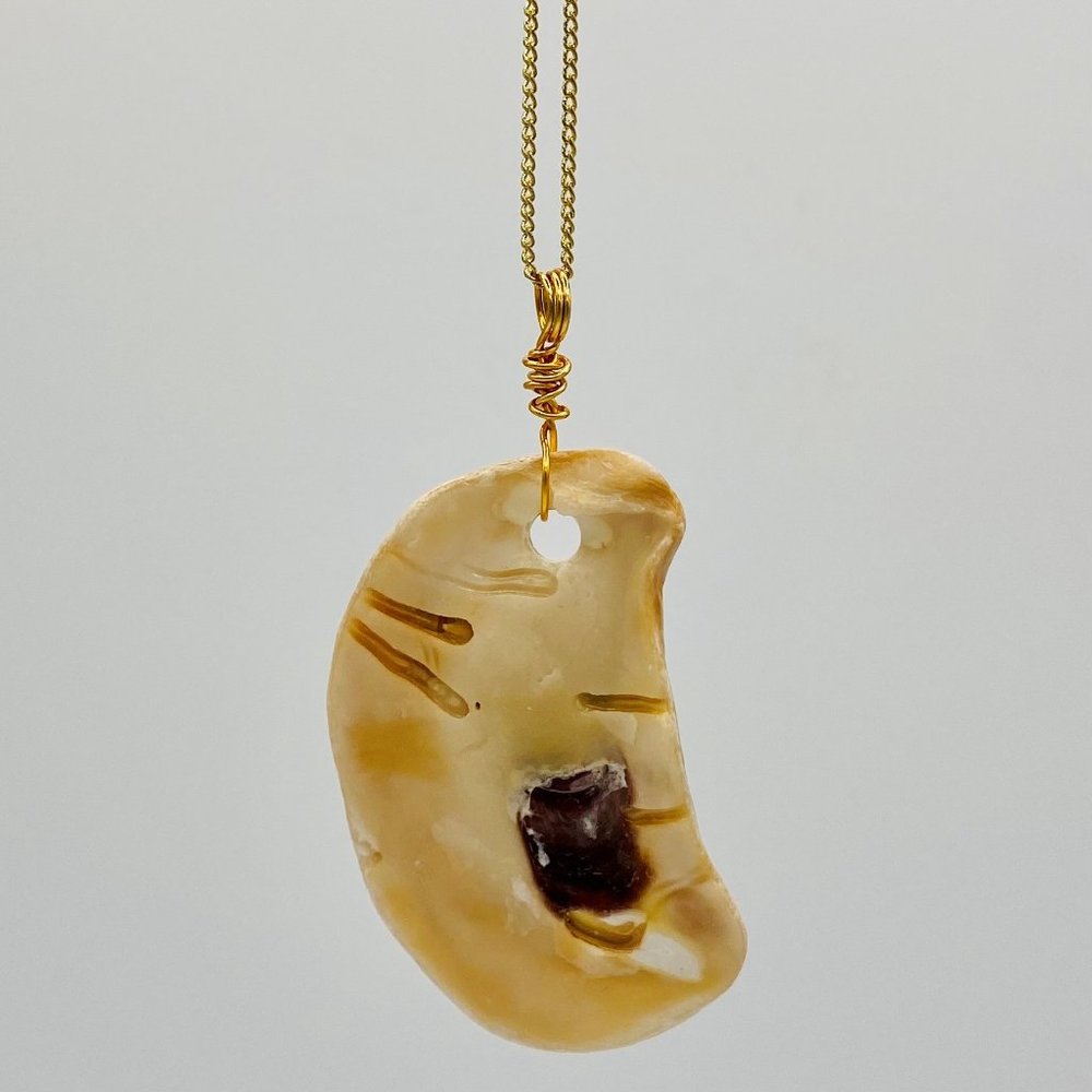 Shell Pendant on 24" Gold Chain Necklace; G24-01